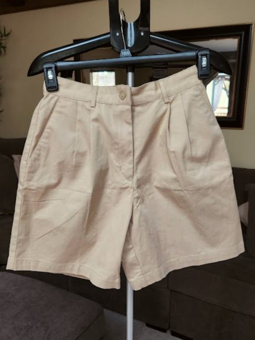 NWT Ladies Nike sz Med / 8 range of motion golf shorts